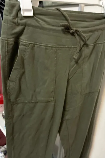 Women’s wild fable nwt olive green sz medium leggings