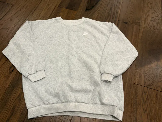 Nike Embroidered Swoosh Sweatshirt Youth Size XL Gray Heather