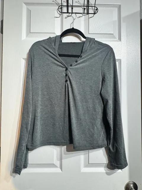 Gray Lightweight Button-Front Hooded Long Sleeve Cropped Pajama Top