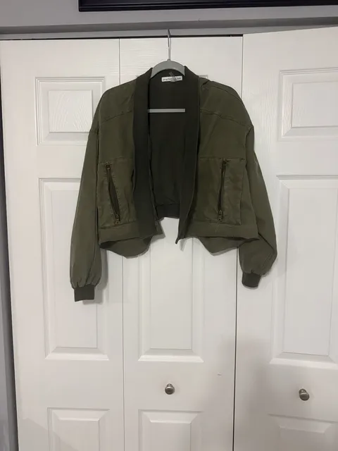 Young Fabulous & Broke Jacket Size M Green Bomber Crop