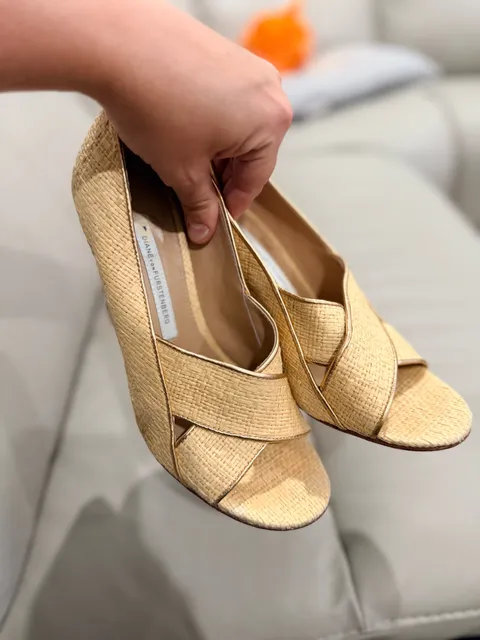 Diane Von Furstenberg Raffia Wedge Sandals Size 7.5 M Peep Toe