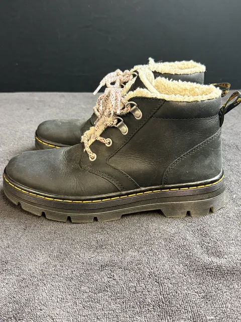 Dr. Martens Bonny W Faux Fur Lined Boots Size 8 Black Leather