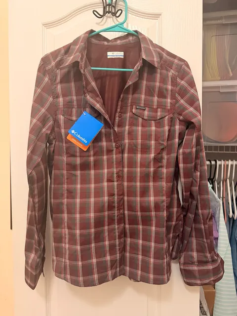 Columbia Silver Ridge Lite Plaid LS Shirt Size M Red Long Sleeve
