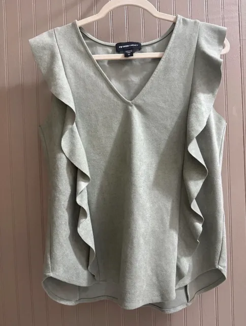 Fifteen Twenty Ruffle Suede Top Size M Sage Green Sleeveless Blouse
