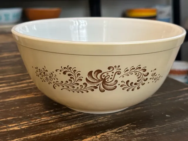Pyrex Homestead Mixing Bowl 403 Brown