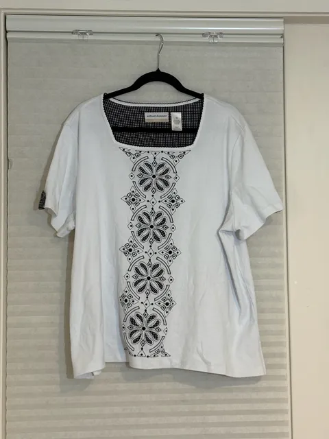 Alfred Dunner Embroidered Top Size 2X White Black