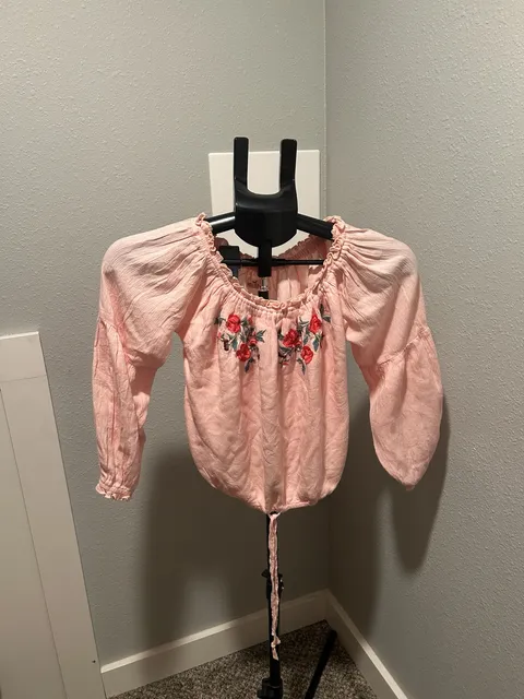 Hollister Off The Shoulder Embroidered Top Size XS Pink Floral