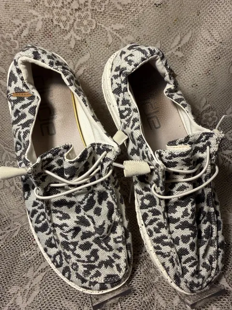 LUS 18 Hey Dude Wendy Woven Cheetah Size 10 Gray Animal Print