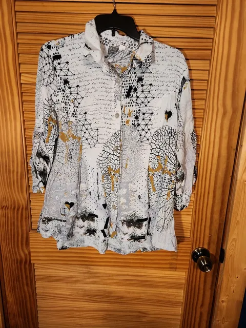 Simply Art by Dolcezza Extra Large Monochromatic Abstract Script "Art to Wear" Button-Up