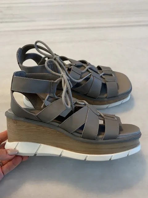Sorel Joanie III Lace Wedge Sandal Size 9 Chrome Gray
