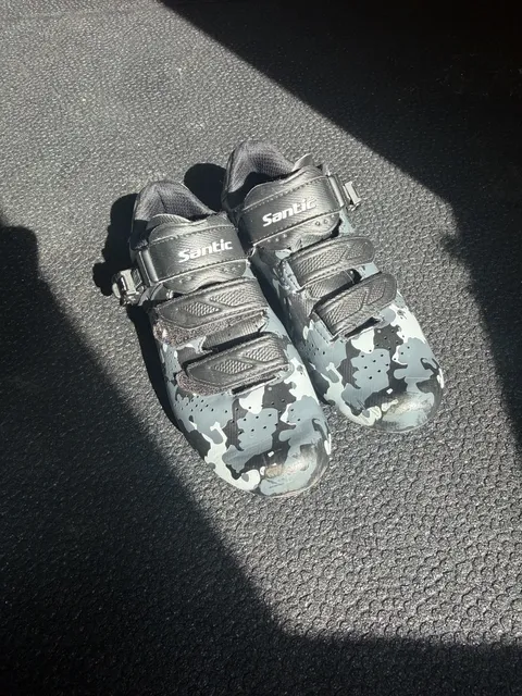 Santic Cycling Shoes Size 9.5 Grey Camo Road Bike