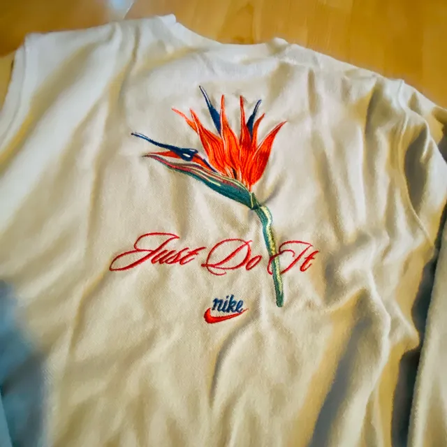 Nike Sweatshirt Size L White Floral Embroidered Just Do It