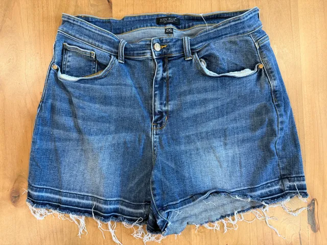 Judy Blue Denim Shorts Size 2XL Distressed Raw Hem