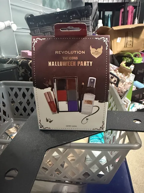 Revolution The Icons Halloween Party Makeup Gift Set New