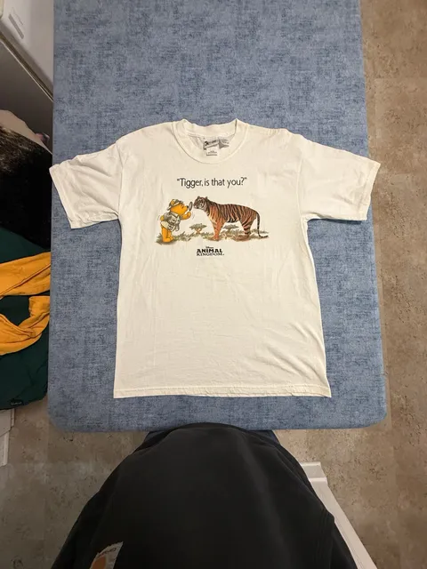 Disney Animal Kingdom Winnie the Pooh Tagger Is That You T-Shirt Size Medium