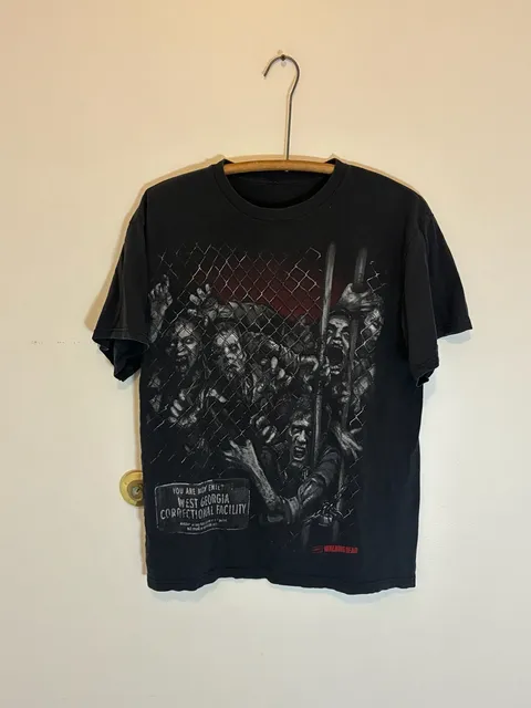 The Walking Dead Graphic T-Shirt Black Zombie Prison Fence