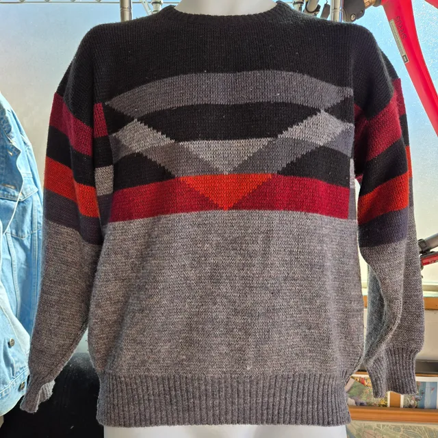 Vintage Geometric Knit Sweater Size M Gray Black Red Wool Blend Crewneck