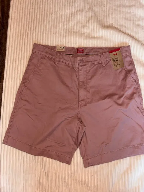 Men’s Levi's Chino Relaxed Shorts Size 36 Pink Cotton New With Tags