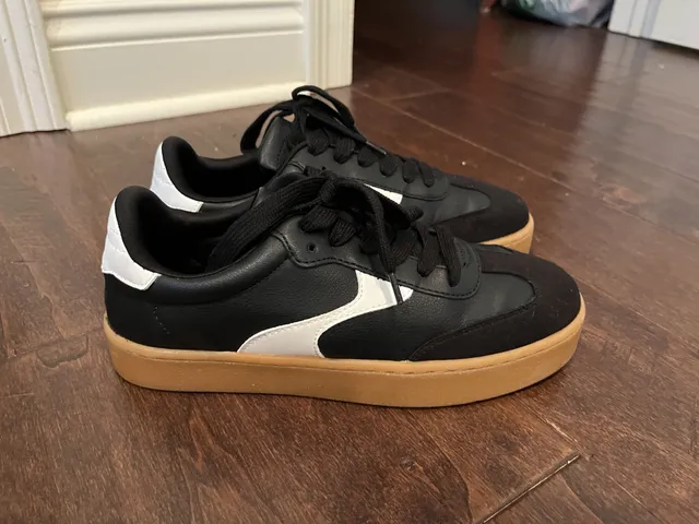 Wild Fable Sneakers Size 8 Black White Gum Sole