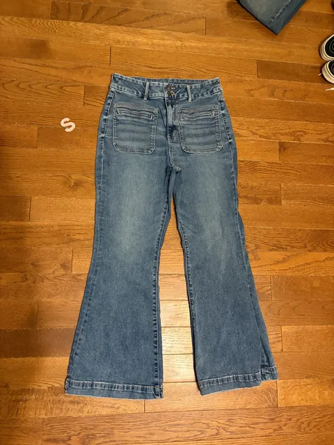 American Eagle Curvy Super Hi-Rise Flare Jeans Size 10 Short