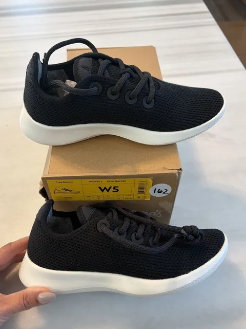 Allbirds Tree Runner Size 5 Jet Black White Sneakers Walking Shoes