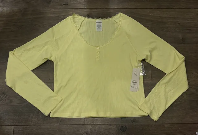 Scoop Henley Size XL Yellow Long Sleeve Ribbed Top
