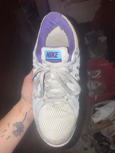 Nike Dual Fusion Run 2 Size 8 White Purple Running Shoes