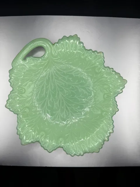Vintage Fenton Jadeite Green Milk Glass Leaf Plate