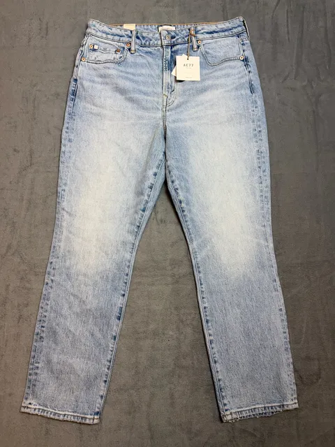 AE77 Cigarette Jeans Size 32 Light Wash Denim Straight Leg New