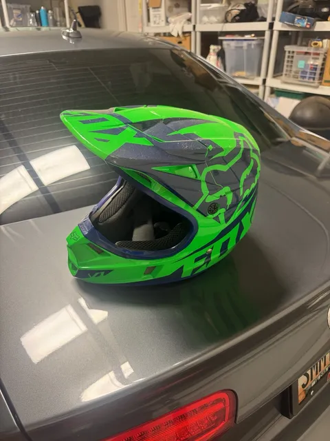 Fox V1 Youth Medium Dirt Bike Helmet YM 49-50cm Green Blue Off-Road Motocross