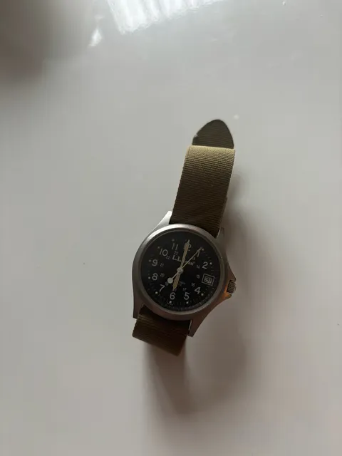 1980s Rare L.L. Bean Field Watch Green Canvas Army Strap
Send offers!
(needs replacement battery)