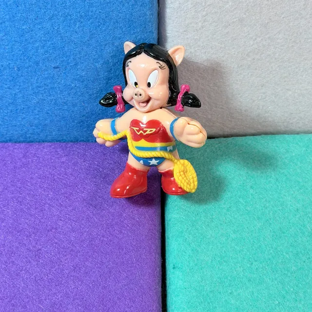 DC Comics Looney Tunes Petunia Pig as Wonder Woman Figure