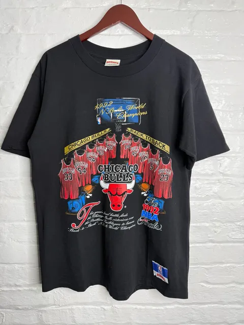 Nutmeg Mills Chicago Bulls 1992 NBA Finals T-Shirt Size L Black