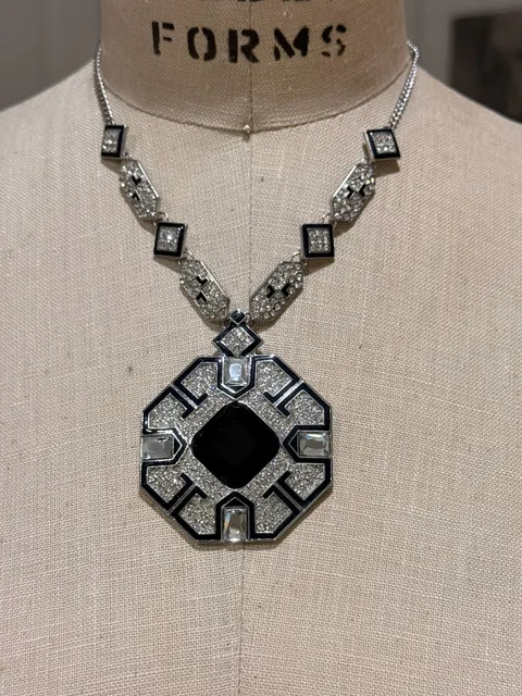 Vintage Art Deco Style Rhinestone And Dark Green Glass Pendant Necklace