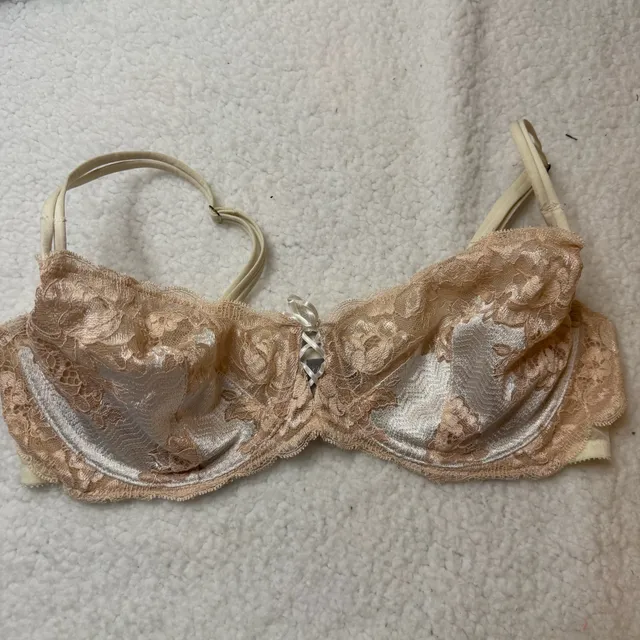 Victoria's Secret Unlined Demi Bra Size 38C Champagne Lace
