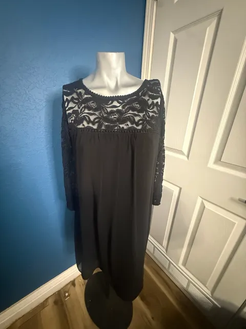 Luxology Black Lace Yoke Chiffon Shift Dress Size 8 Long Sleeve