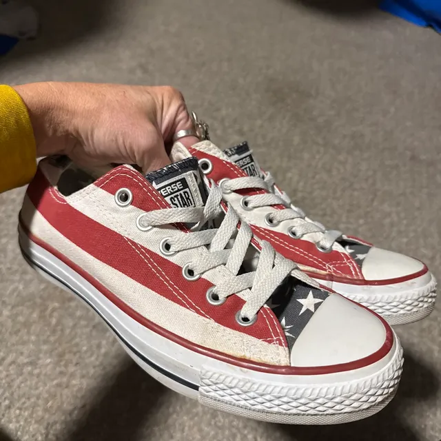 Converse Chuck Taylor All Star US Flag Low Top Sneakers men’s 6, women’s 8