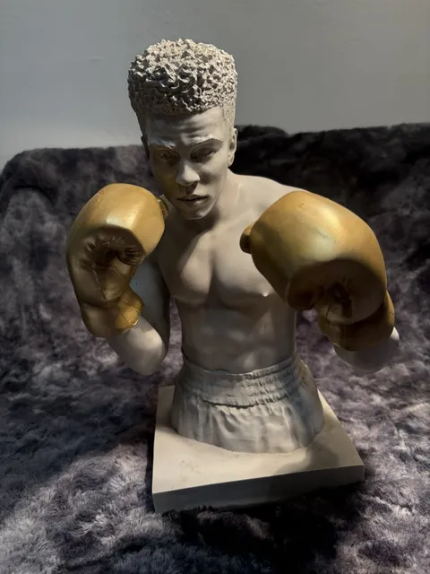 Male Boxer Bust Statue Gold Boxing Gloves White Resin Tabletop Sculpture 33/40