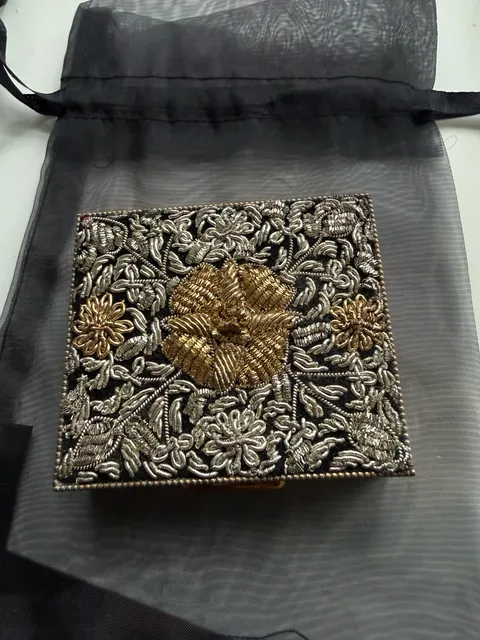 Schildkraut Treasures of India Vintage Gold Tone Makeup Compact Mirror