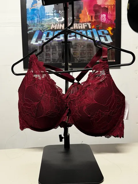 WU60 Size 42D Auden Lace Push Up Front Close Plunge Bra Berry Red NWT