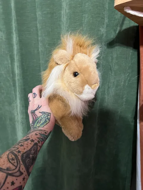 FAO Schwarz Lion Stuffed Animal Plush Toy