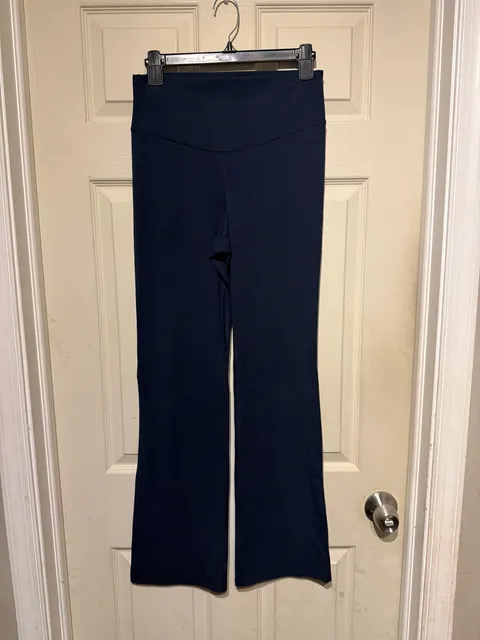 Old Navy Powerchill Size M Extra High Rise Slim Boot Cut Go-Dry Pants