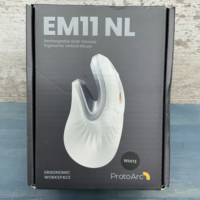 ProtoArc EM11 NL Rechargeable Ergonomic Vertical Mouse White