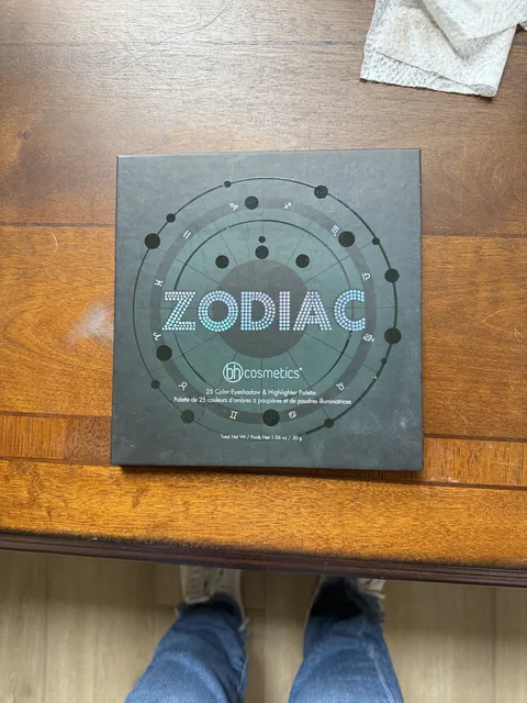 BH Cosmetics Zodiac 25 Color Eyeshadow and Highlighter Palette