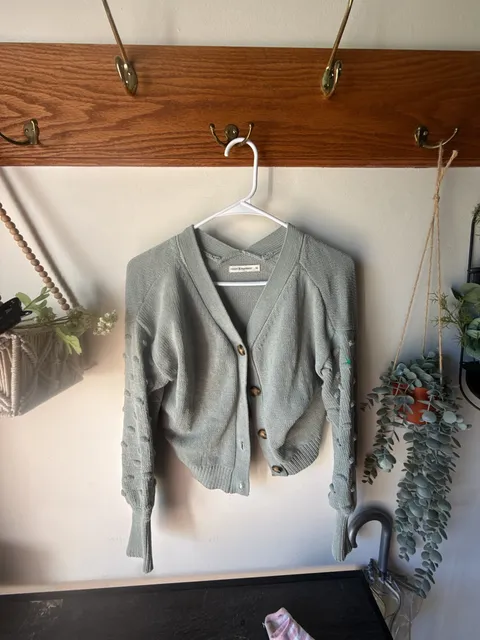Cute Fall 🍁 Cardigan Size M Green Pom Pom Knit