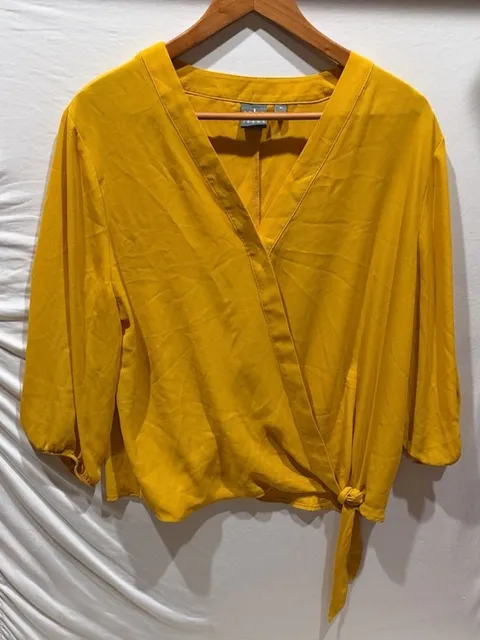 Soho New York & Company Blouse Size XL Yellow Tie Front Top