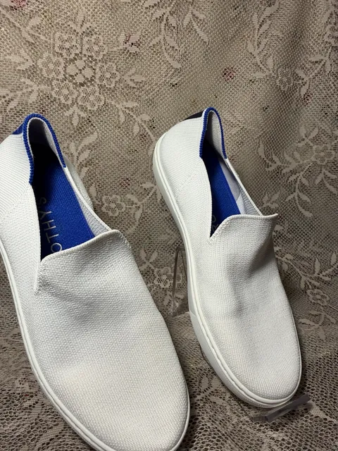 LUS 19 Rothy's The RS01 Sneaker Size 8.5 White