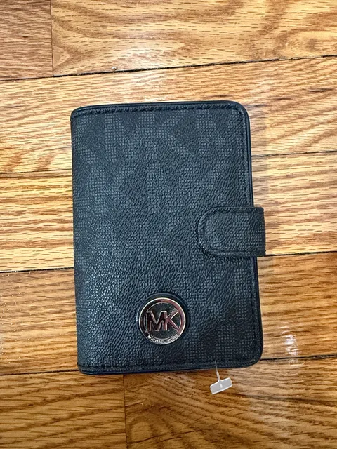 Michael Kors Signature Logo Fulton Passport Wallet Holder Case Black
