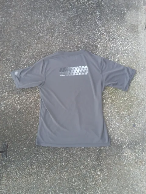 Zero Xposur Swim Shirt Size M Gray Activewear Tee