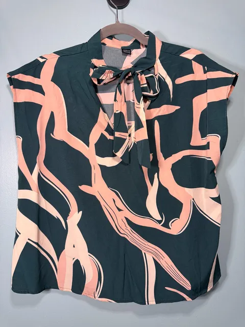 SHEIN Tie Neck Blouse Size L 8/10 Green Peach Abstract Print Cap Sleeve